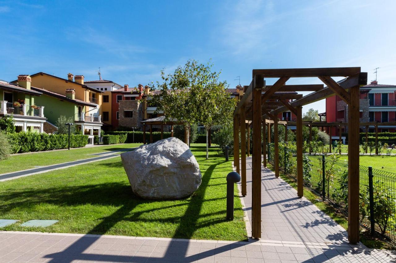 Appartamento Essenza Sirmione Bagian luar foto